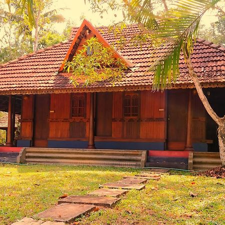 Palathra Heritage Mararikulam Buitenkant foto